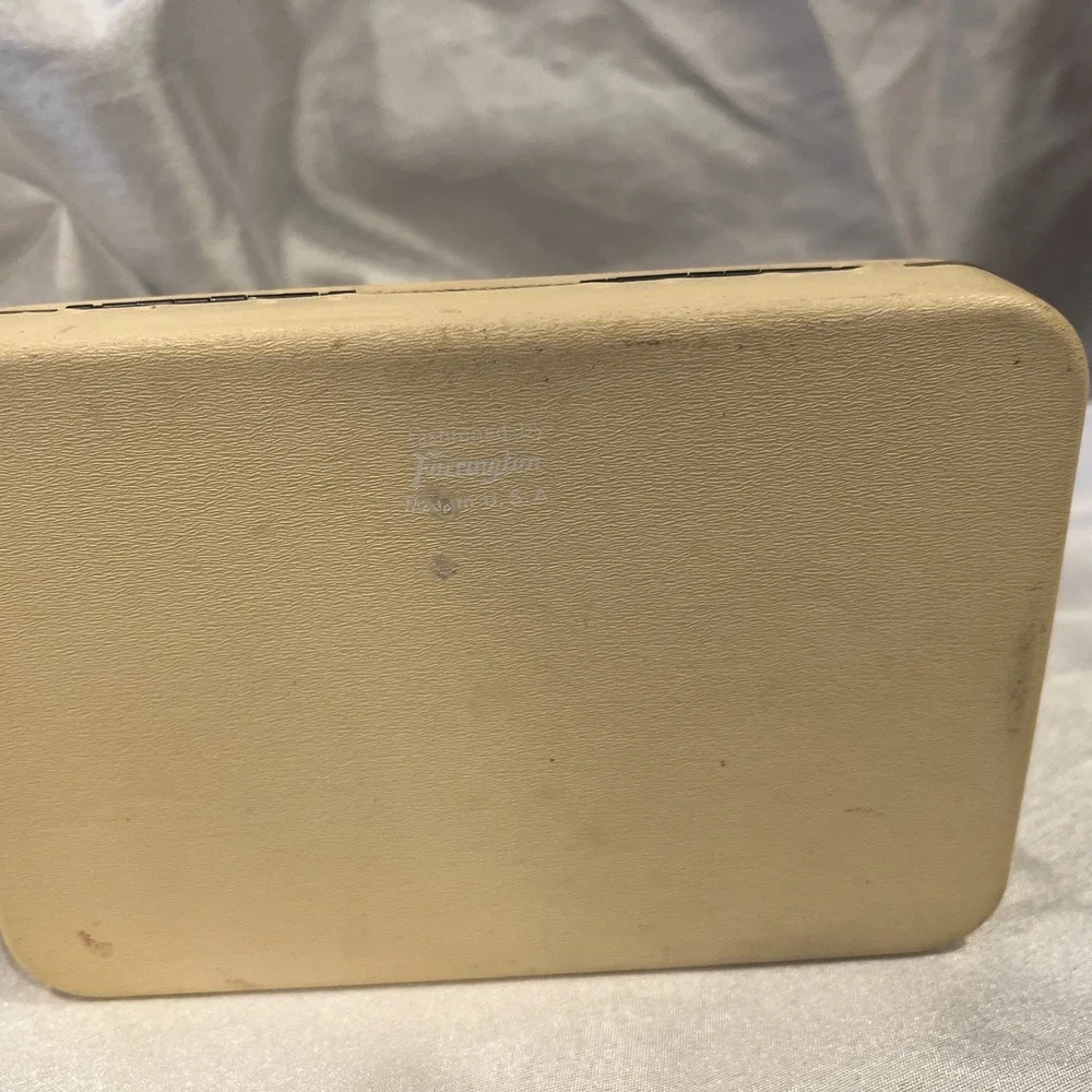 Farrington Vintage‎ Clamshell Jewelry Case 60s Travel USA Classic Vanity 7